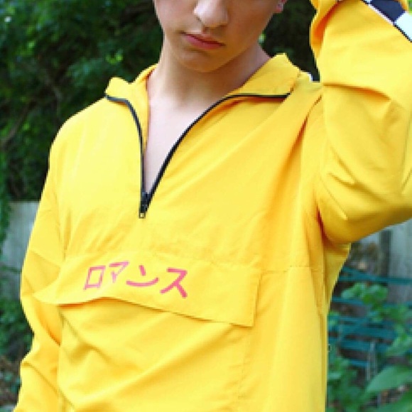 Yellow windbreaker - Picture 2 of 3